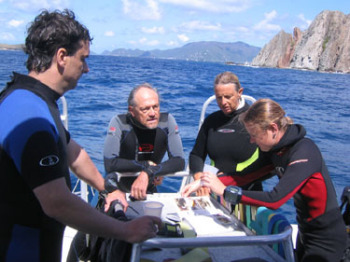 2007 Tortola Field Survey Team negotiates the next dive site.